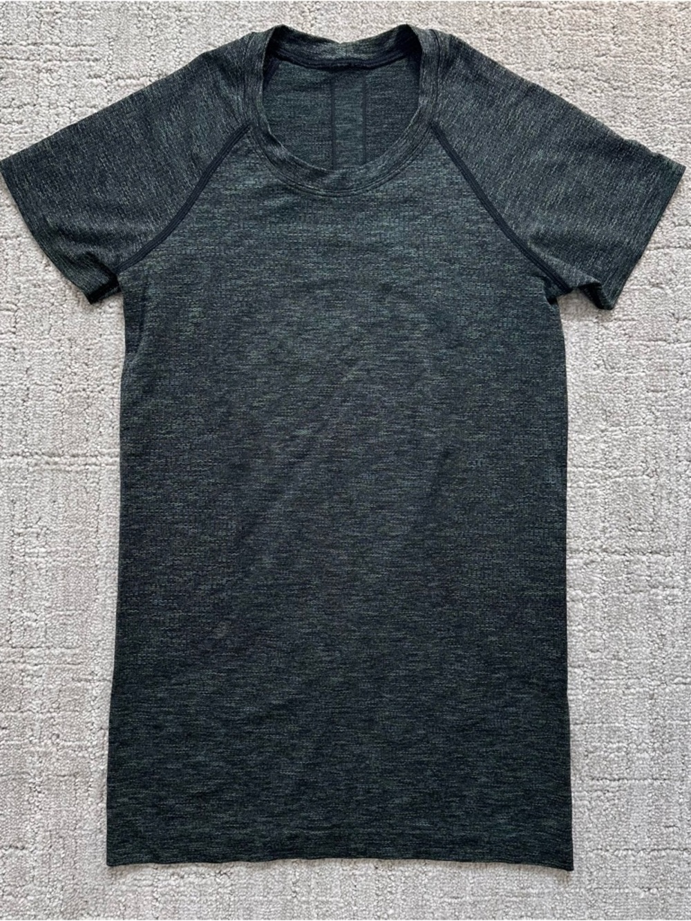 Lululemon dark green Swiftly Tech Short-Sleeve Shirt 2.0 waist length